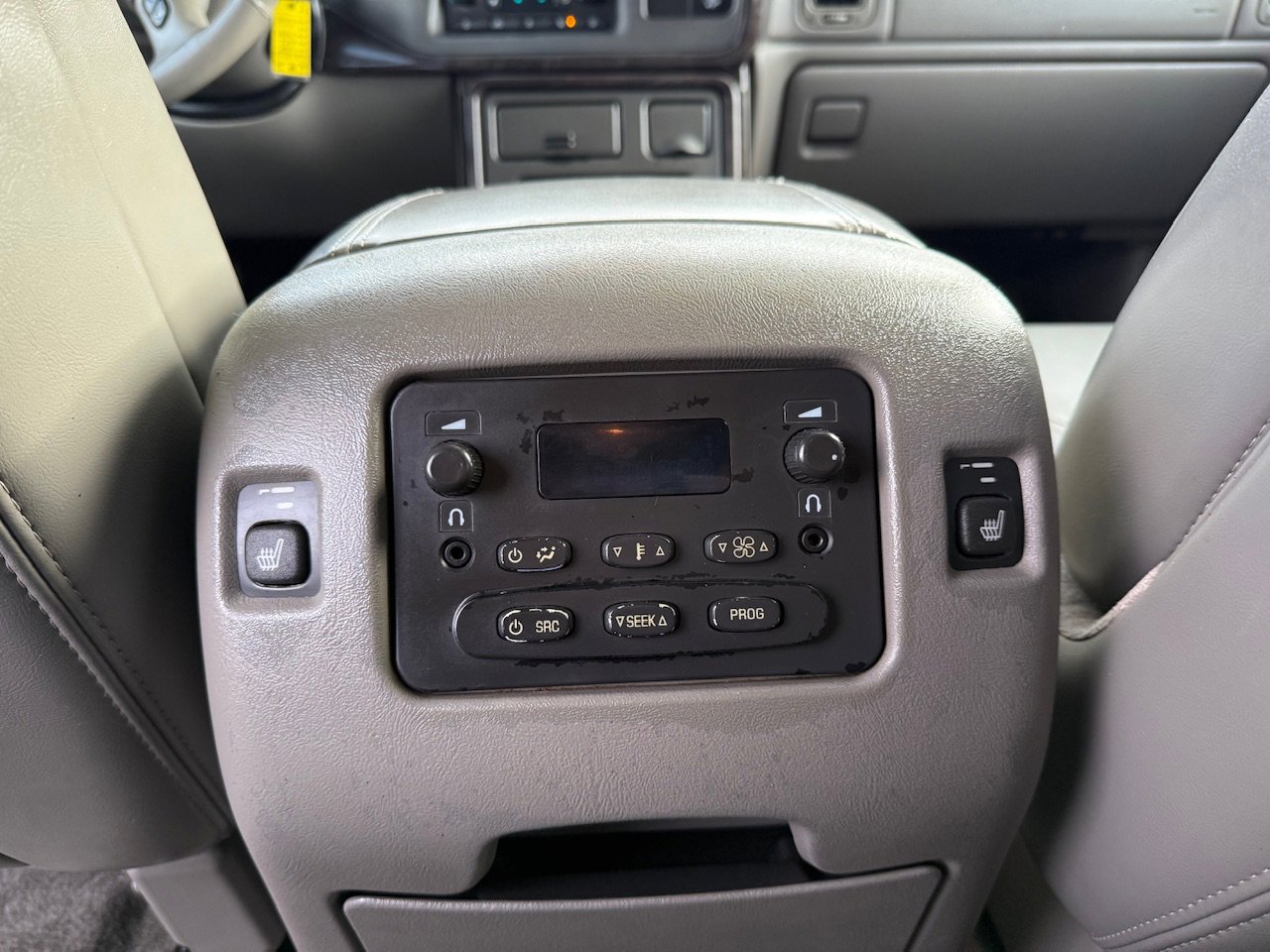 Used 2005 GMC Yukon XL Denali image 35