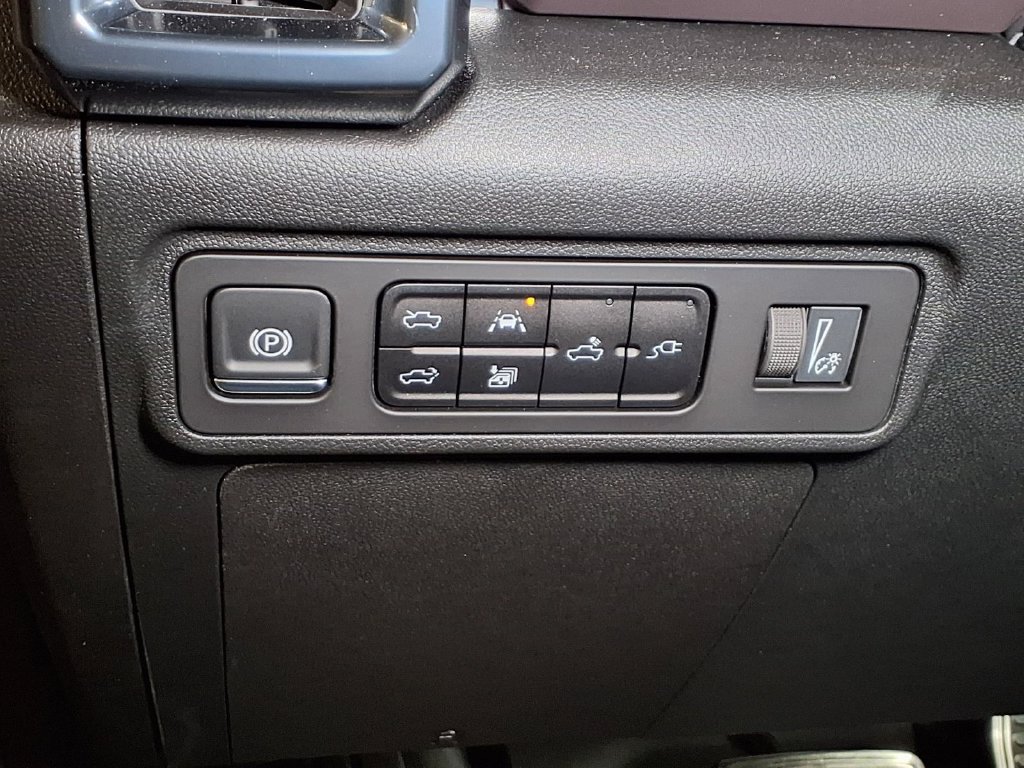 New 2026 GMC Hummer EV 4x4 Crew Cab w/ LPO, Illumination Package image 16