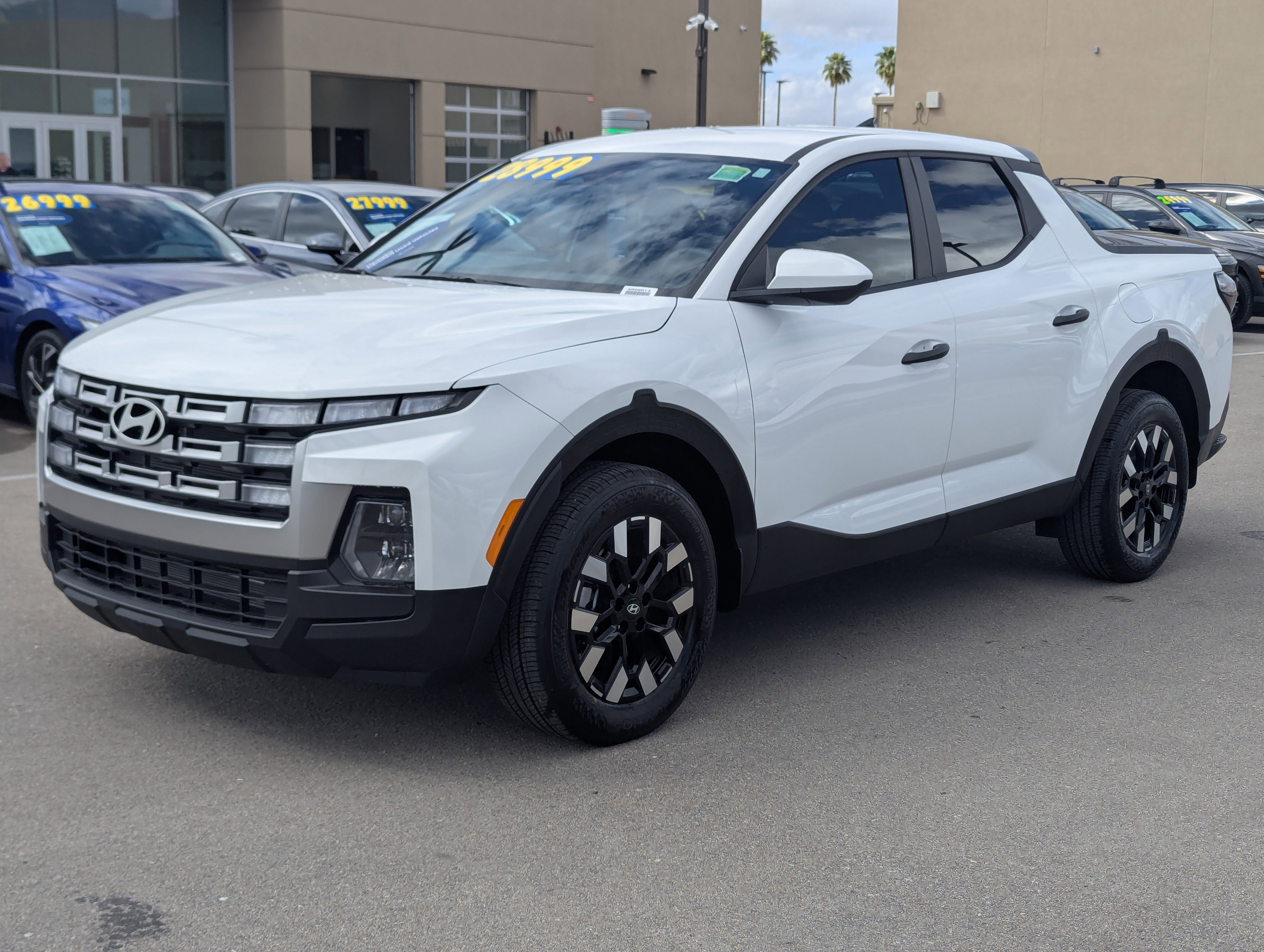 Certified 2025 Hyundai Santa Cruz SE image 5