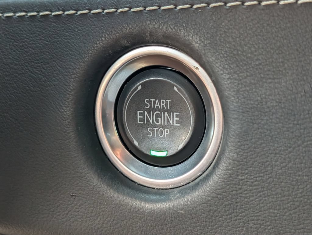 Certified 2025 Cadillac Escalade ESV Sport Platinum AWD/4WD image 31