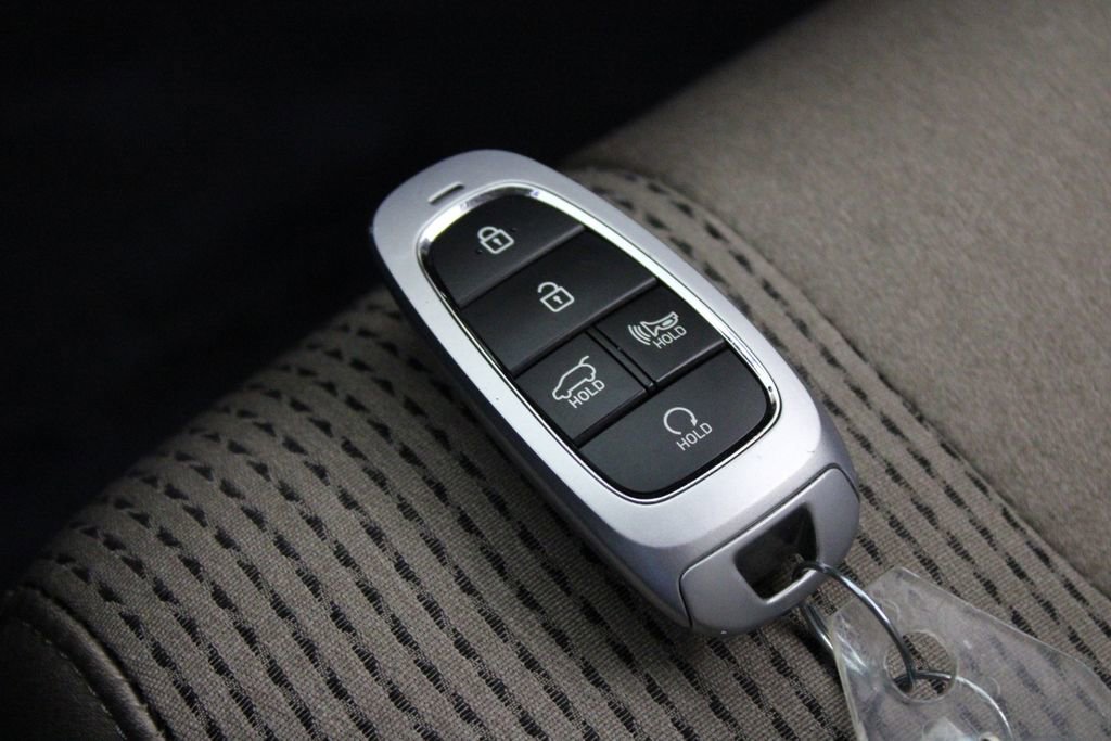 Used 2023 Hyundai Santa Fe SEL w/ Cargo Package image 29