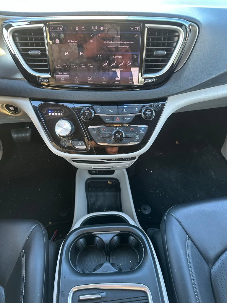 Used 2024 Chrysler Pacifica Touring-L FWD image 34