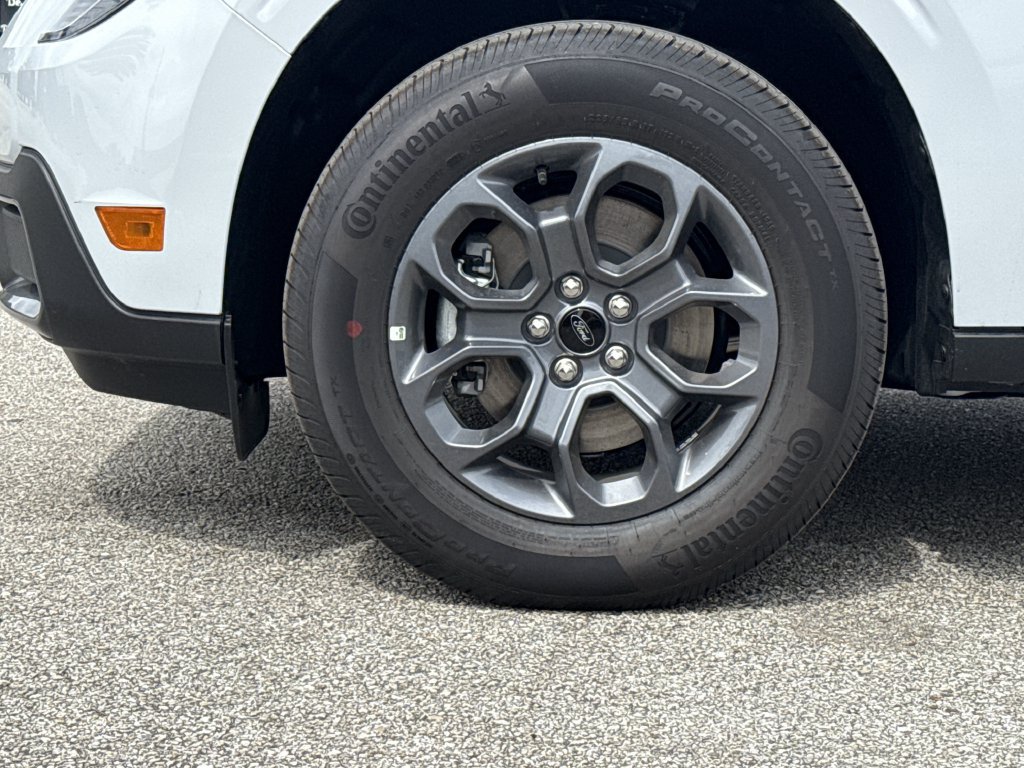 New 2026 Ford Maverick XLT w/ XLT Luxury Package FWD image 9