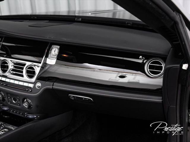 Used 2018 Rolls-Royce Dawn RWD image 50