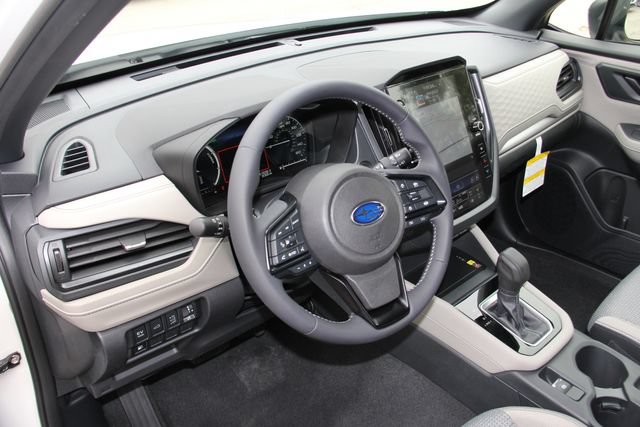 Used 2025 Subaru Forester Premium AWD/4WD image 18
