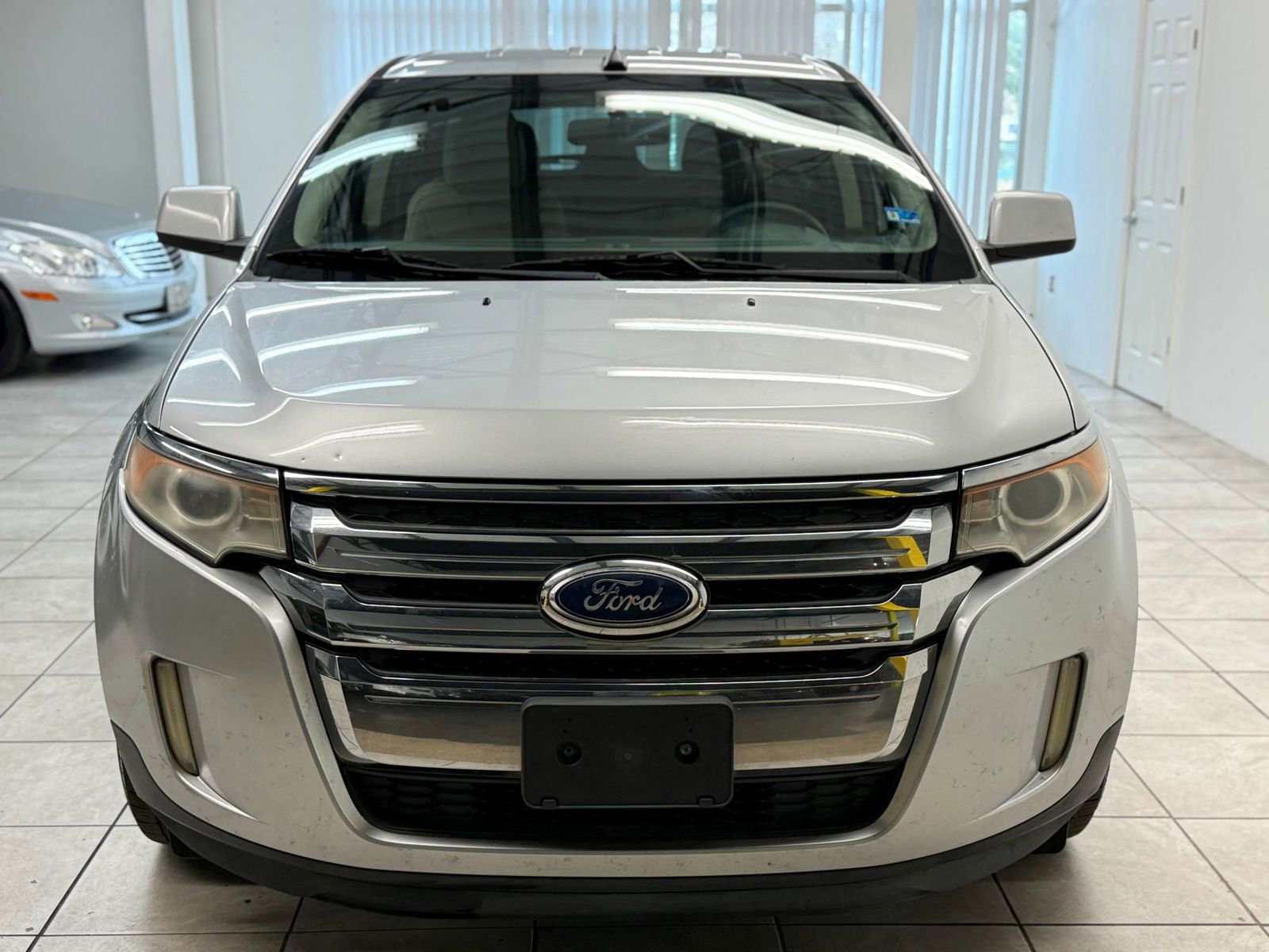 Used 2011 Ford Edge Limited FWD image 2