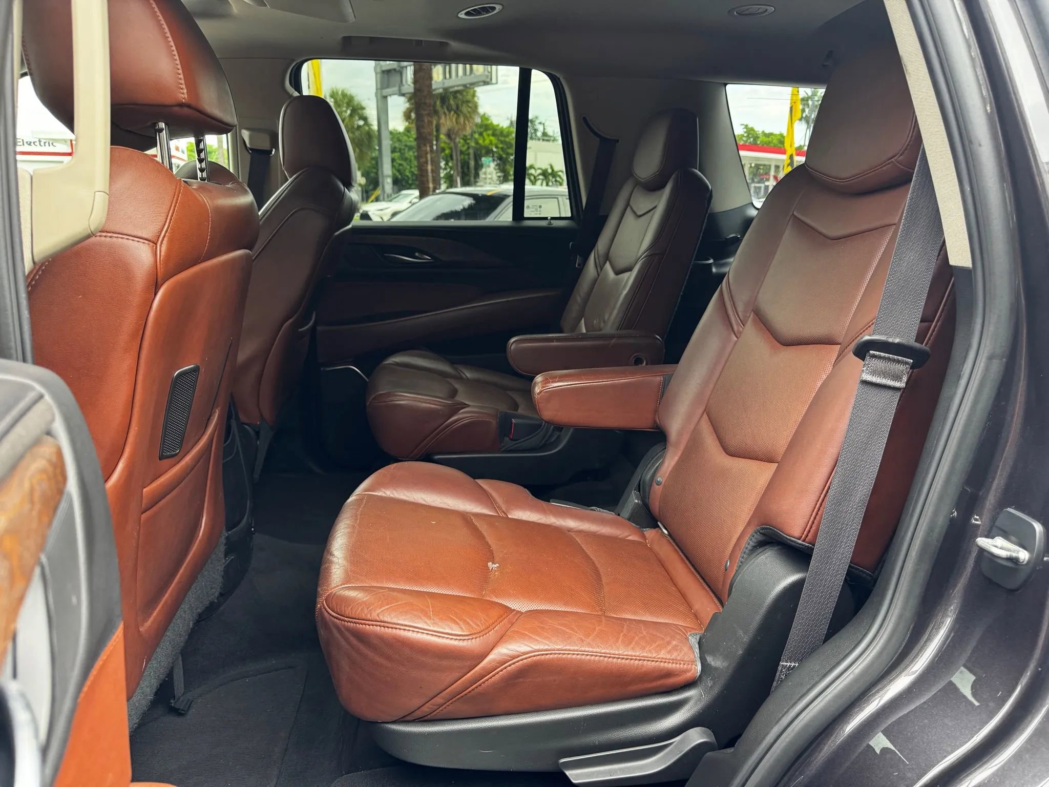 Used 2015 Cadillac Escalade Premium RWD image 22