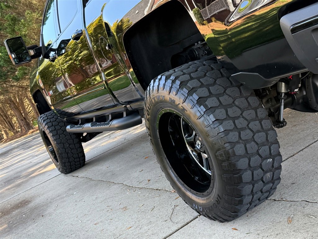 Used 2017 Chevrolet Silverado 2500 LTZ image 28