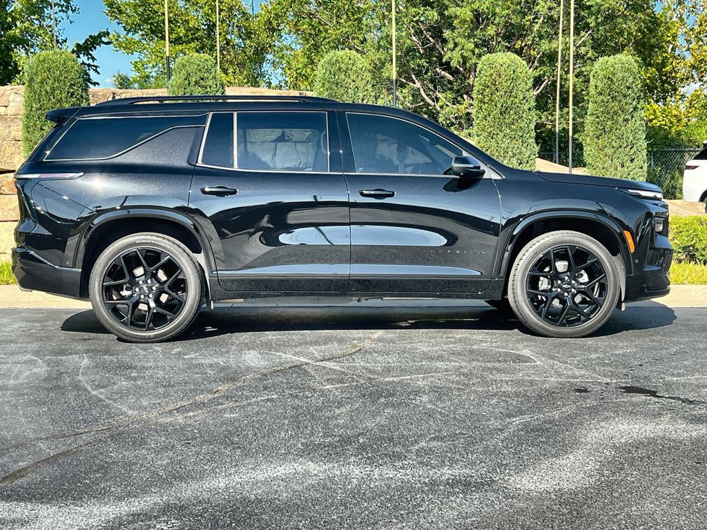 Used 2024 Chevrolet Traverse RS w/ LPO, Floor Liner Package AWD/4WD image 6