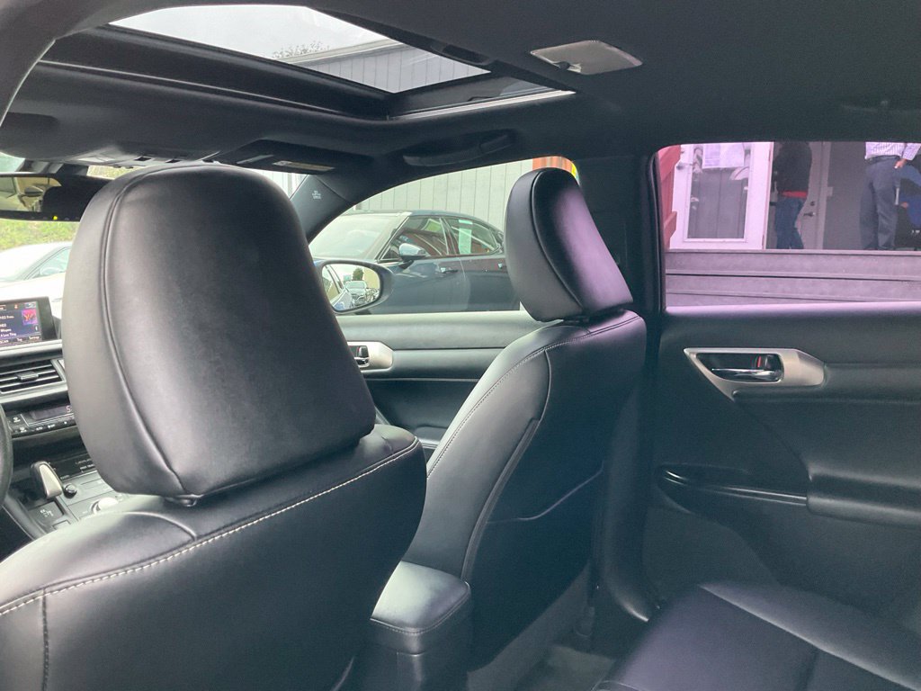 Used 2014 Lexus CT 200h w/ F Sport w/Nuluxe Interior FWD image 32