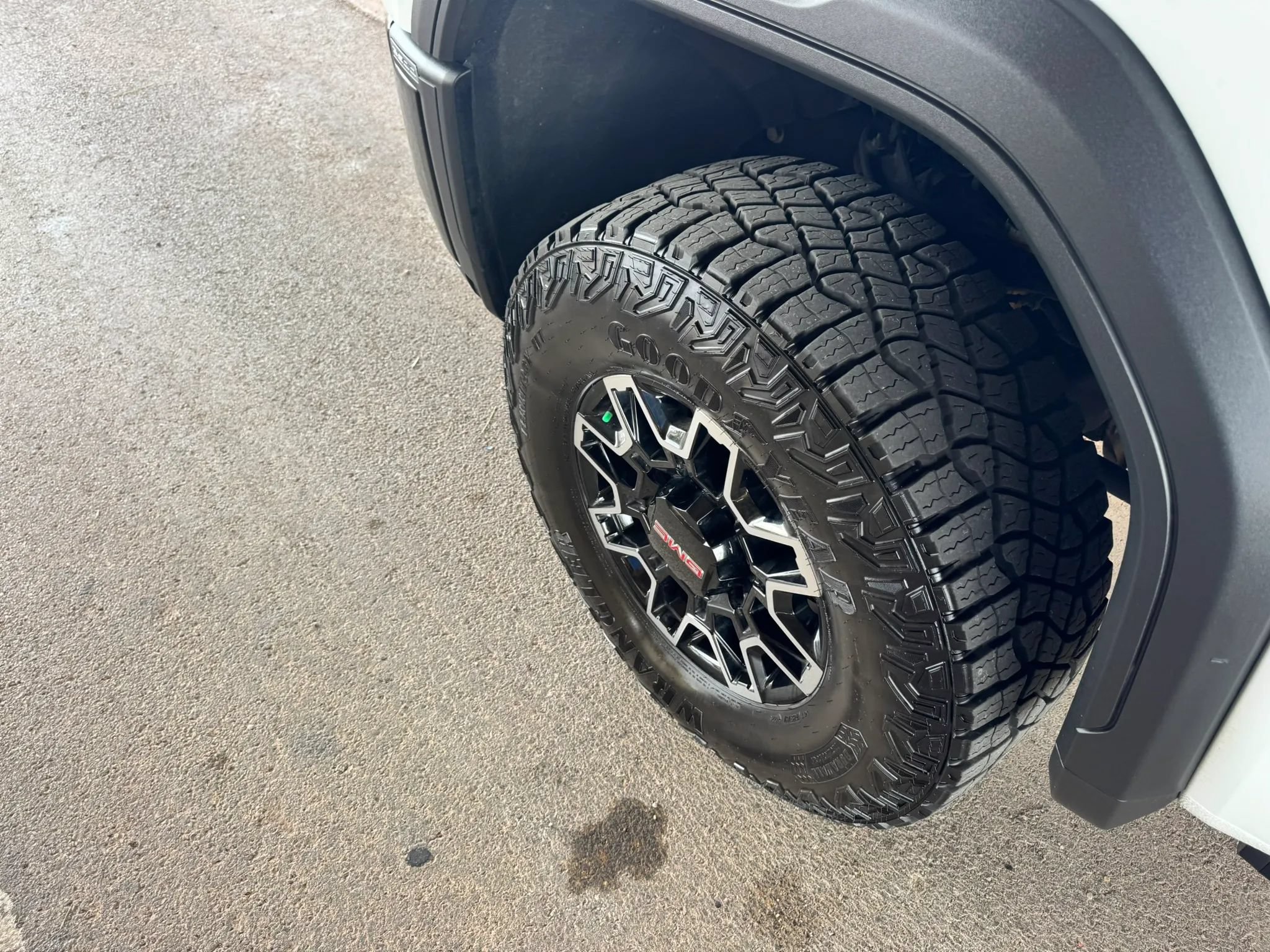 Used 2026 GMC Sierra 2500 AT4X AWD/4WD image 34
