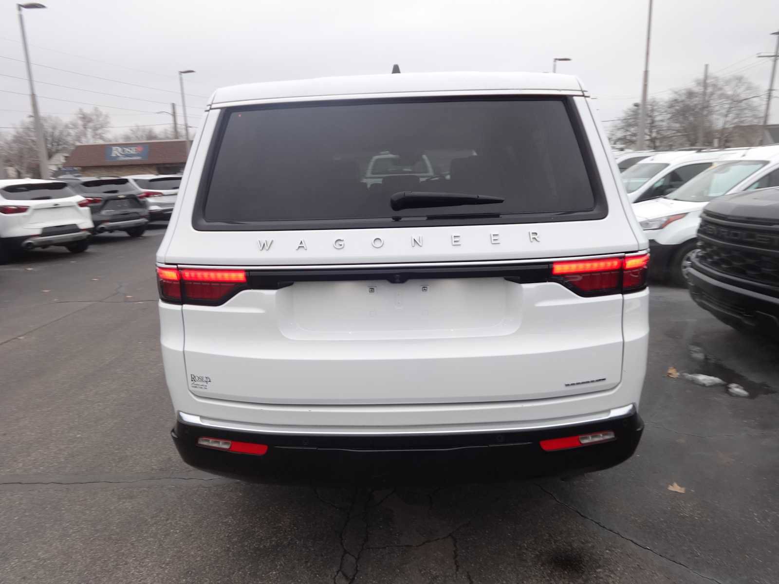 Used 2024 Jeep Wagoneer L Series II w/ Flexible Seating Group image 7