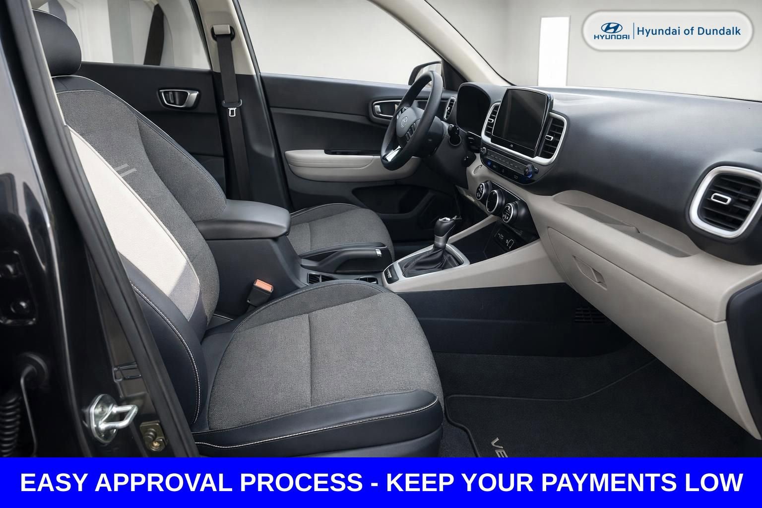 Used 2022 Hyundai Venue Limited image 14