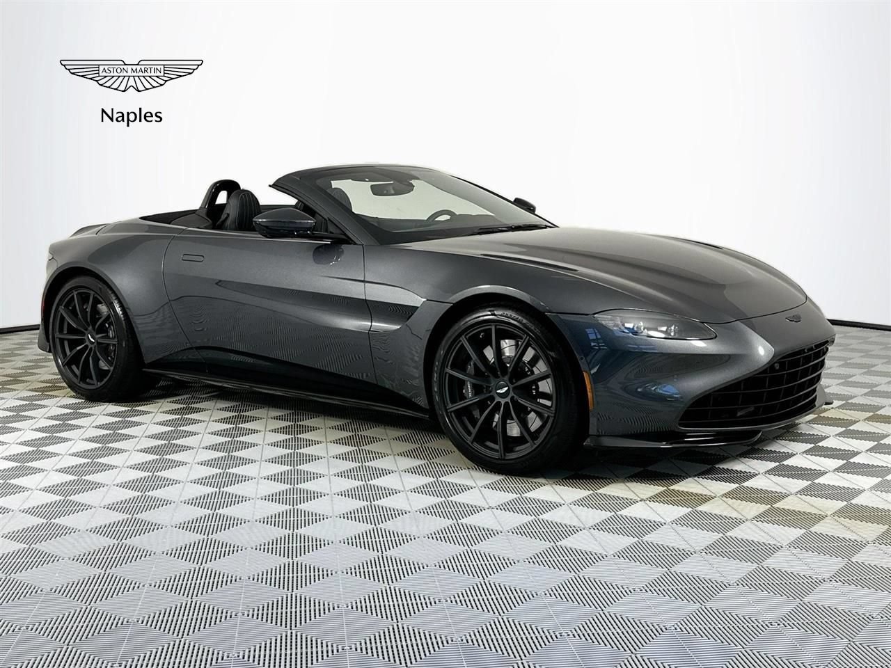 Used 2021 Aston Martin V8 Vantage Roadster RWD image 1