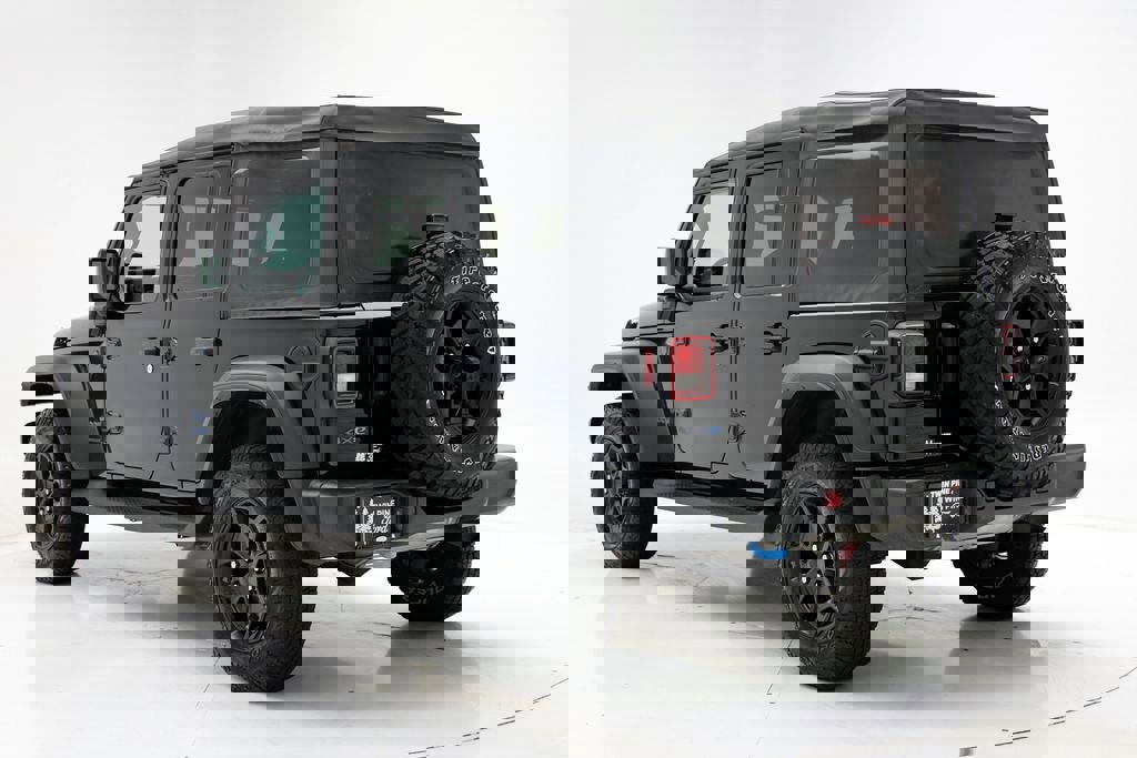 Used 2023 Jeep Wrangler Unlimited w/ Cold Weather Group image 7