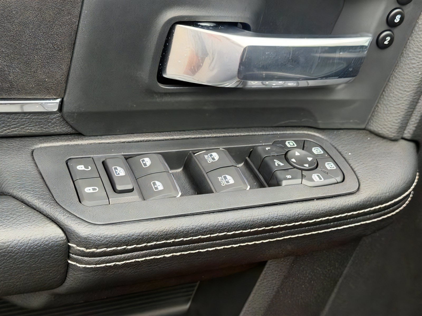 New 2027 RAM 2500 Laramie AWD/4WD image 13