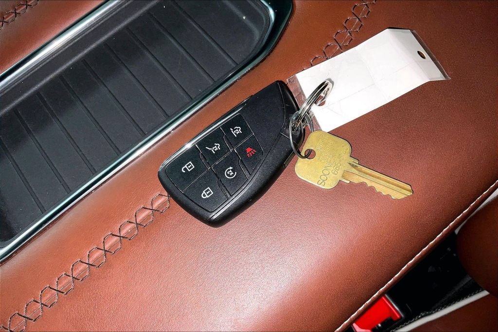 Used 2023 GMC Yukon Denali Ultimate AWD/4WD image 13