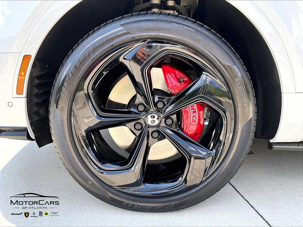 Used 2025 Bentley Bentayga AWD/4WD image 9