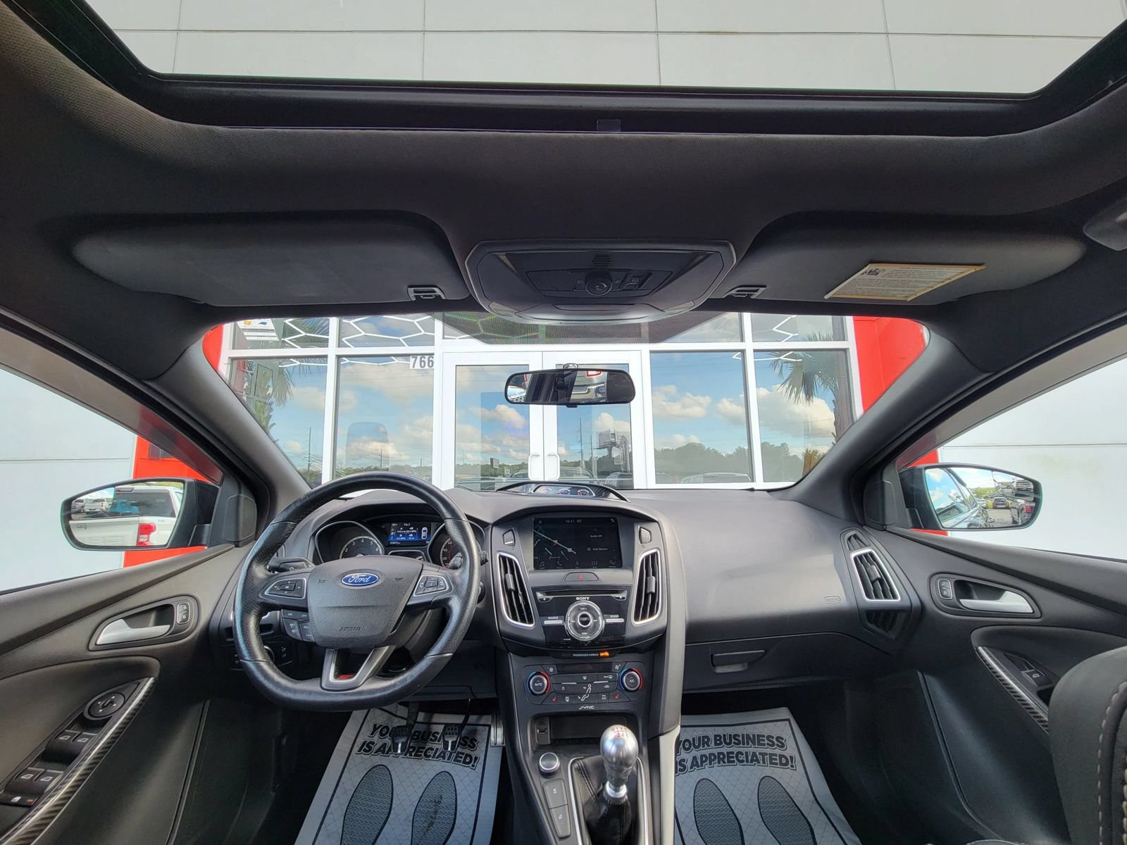 Used 2016 Ford Focus ST w/ Equipment Group 402A FWD image 9