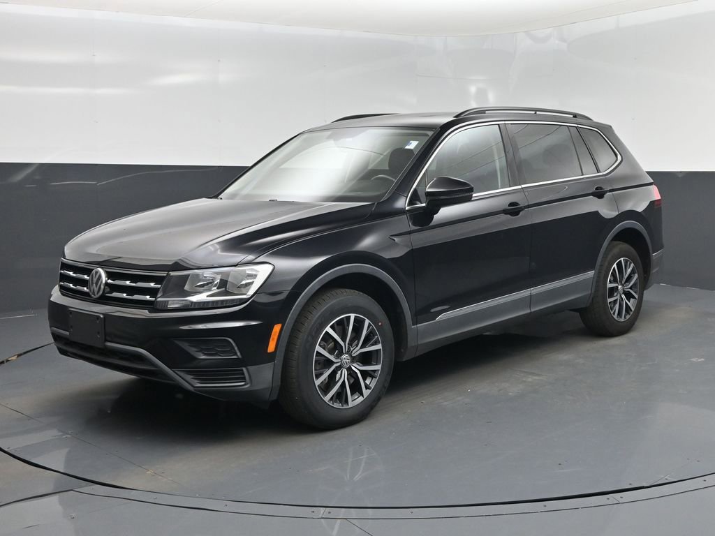 Used 2018 Volkswagen Tiguan SE w/ Panoramic Sunroof Package AWD/4WD image 9