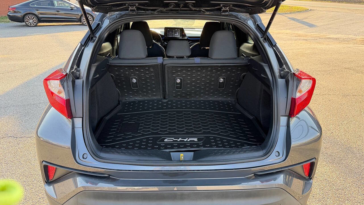 Used 2020 Toyota C-HR XLE image 8