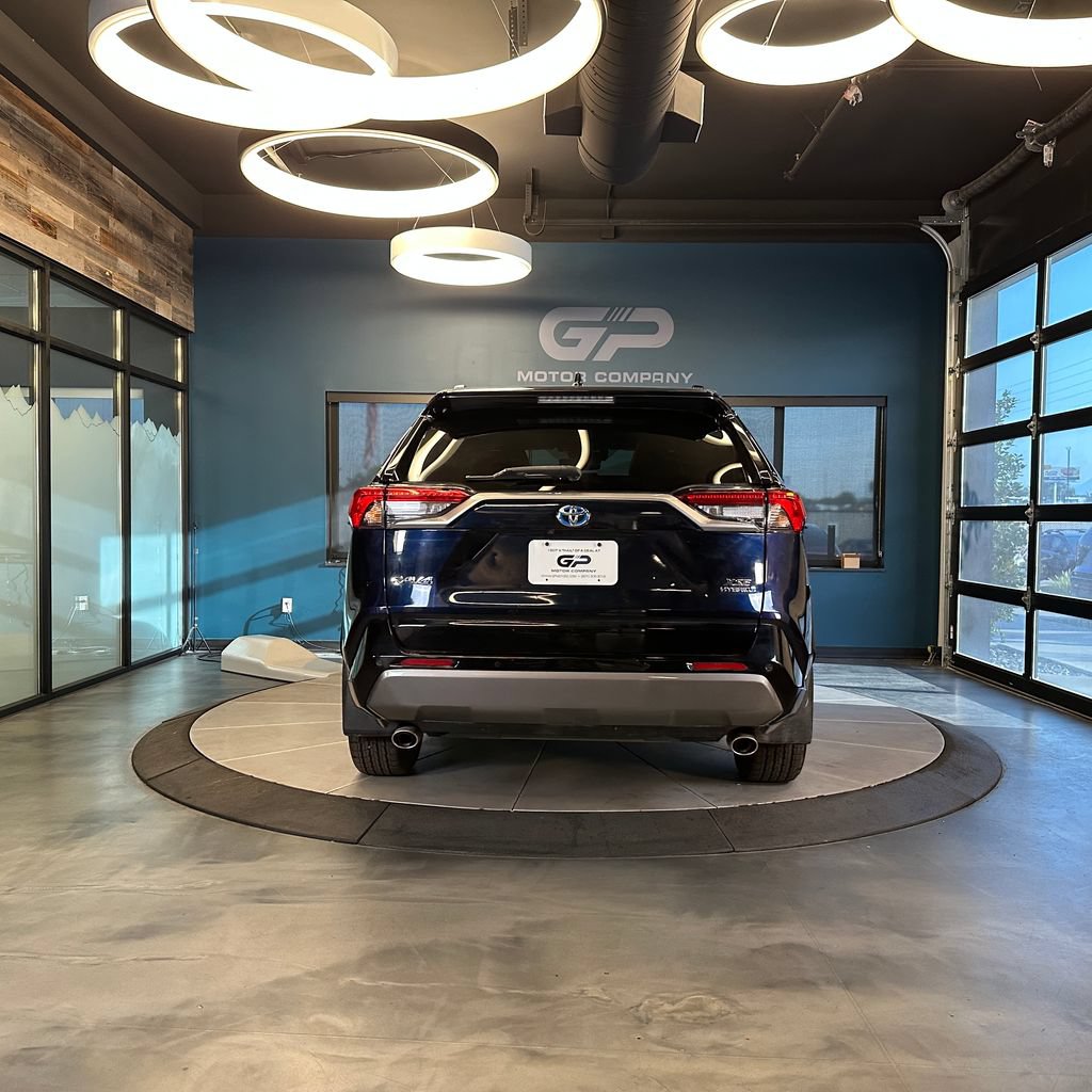 Used 2020 Toyota RAV4 XSE AWD/4WD image 4