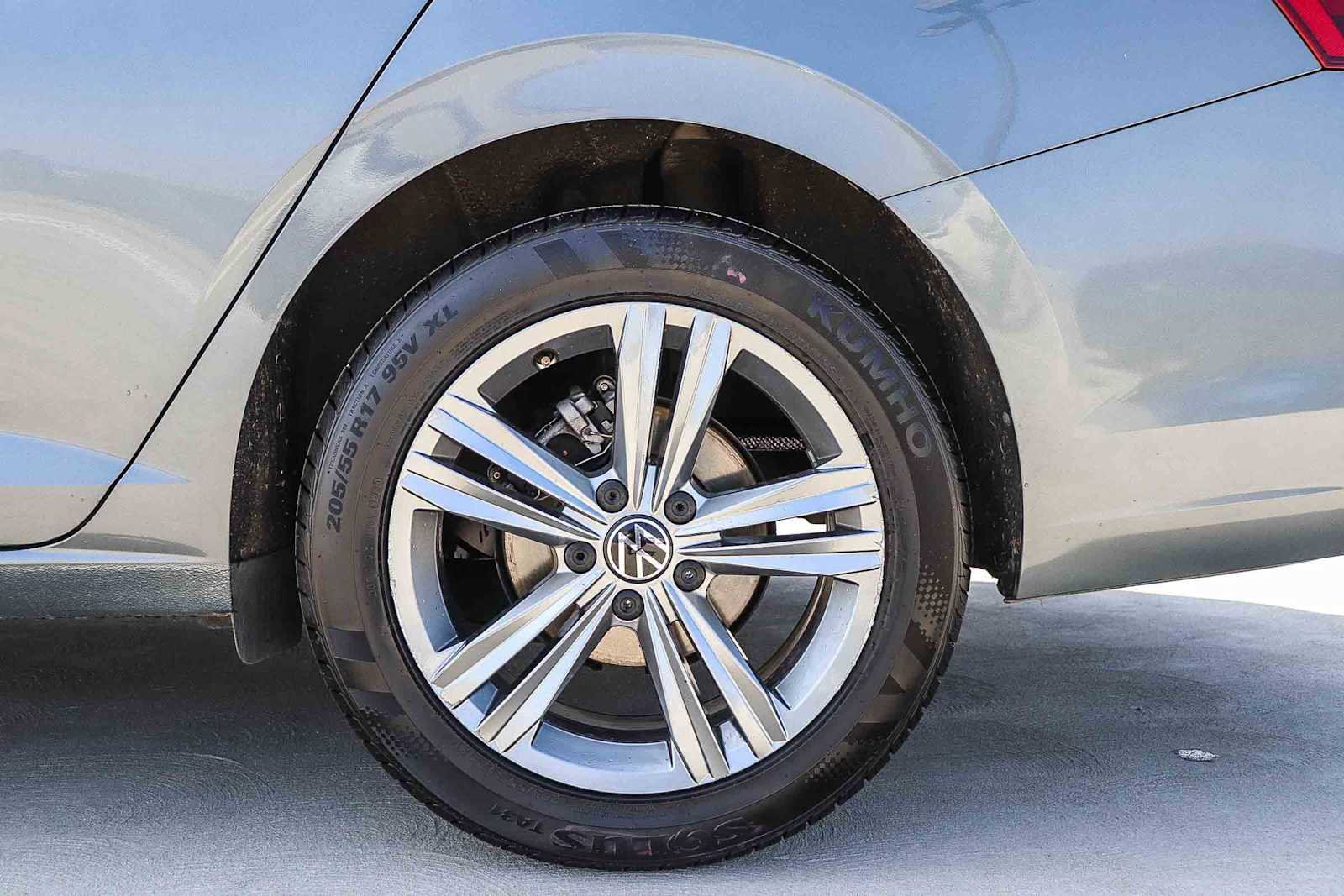 Used 2024 Volkswagen Jetta SE image 10