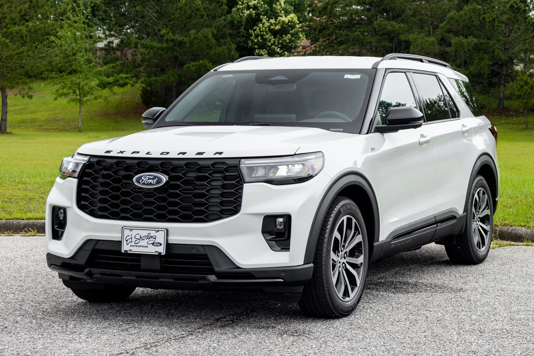 New 2026 Ford Explorer ST-Line w/ Premium Package RWD image 3