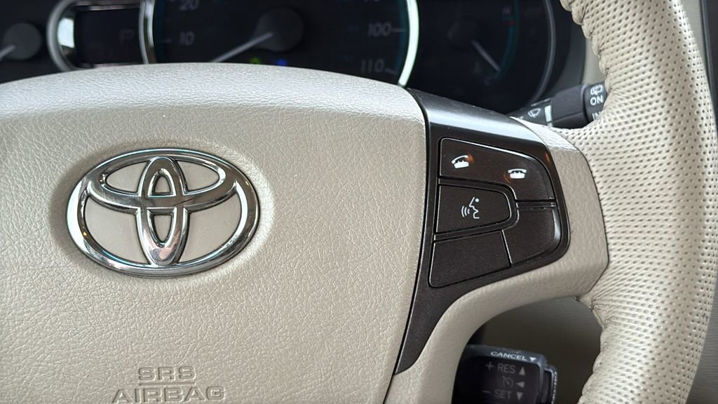 Used 2014 Toyota Sienna XLE image 22