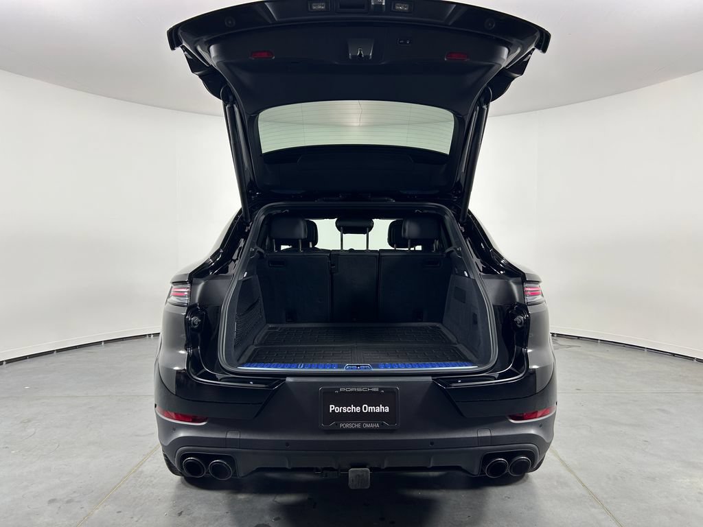 Used 2024 Porsche Cayenne Coupe AWD/4WD image 29