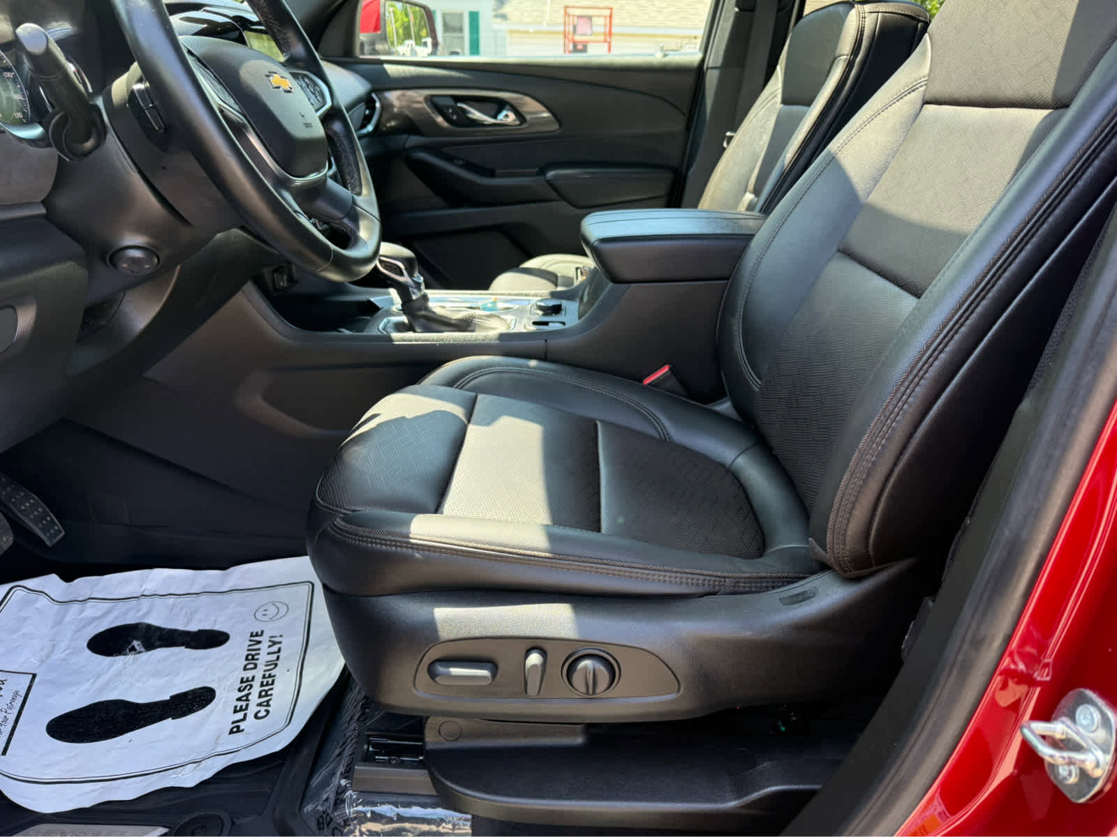 Used 2023 Chevrolet Traverse High Country w/ LPO, Floor Liner Package AWD/4WD image 11