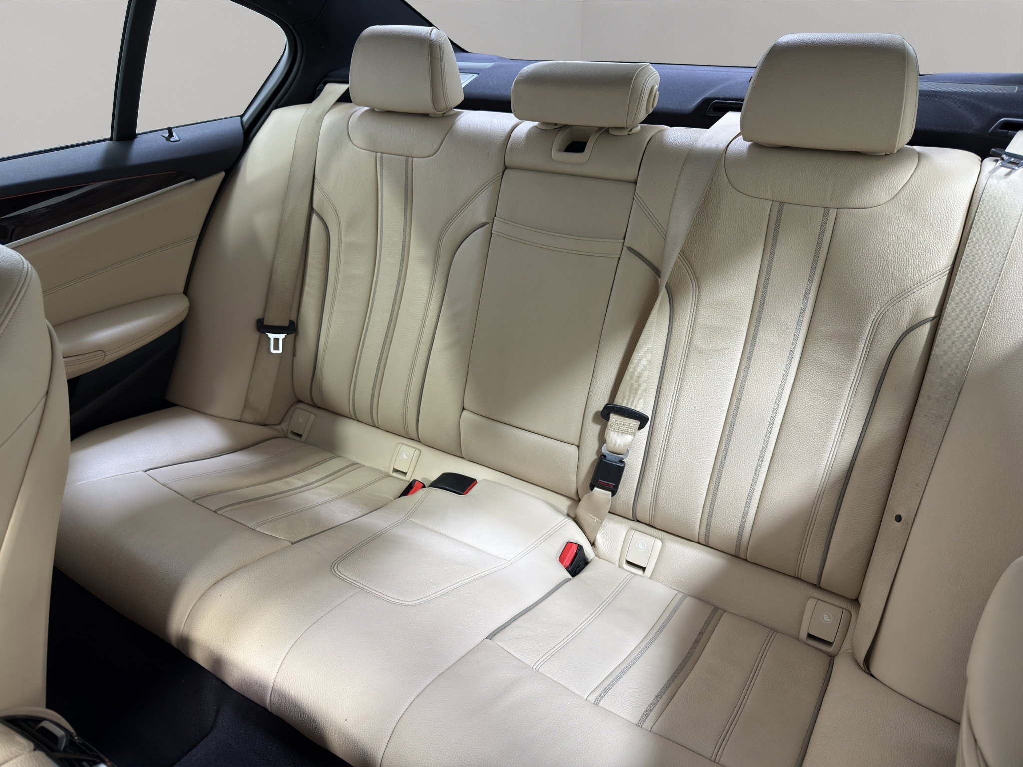 Used 2017 BMW 540i xDrive image 13