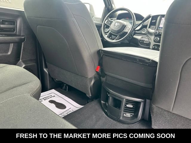 Used 2024 RAM 3500 Tradesman w/ Chrome Appearance Group AWD/4WD image 16