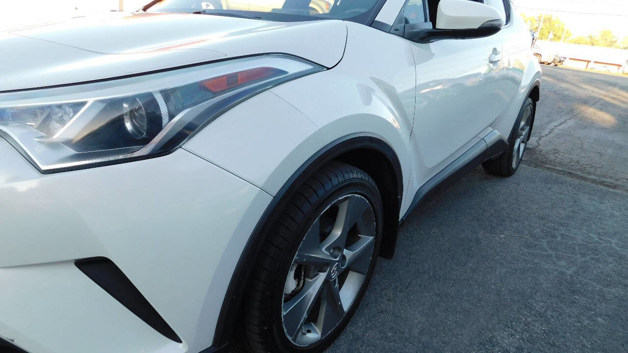 Used 2018 Toyota C-HR XLE image 18