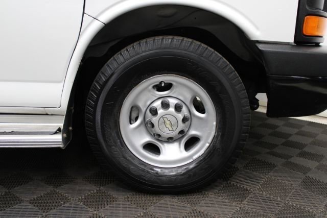 Used 2013 Chevrolet Express 3500 LS RWD image 4