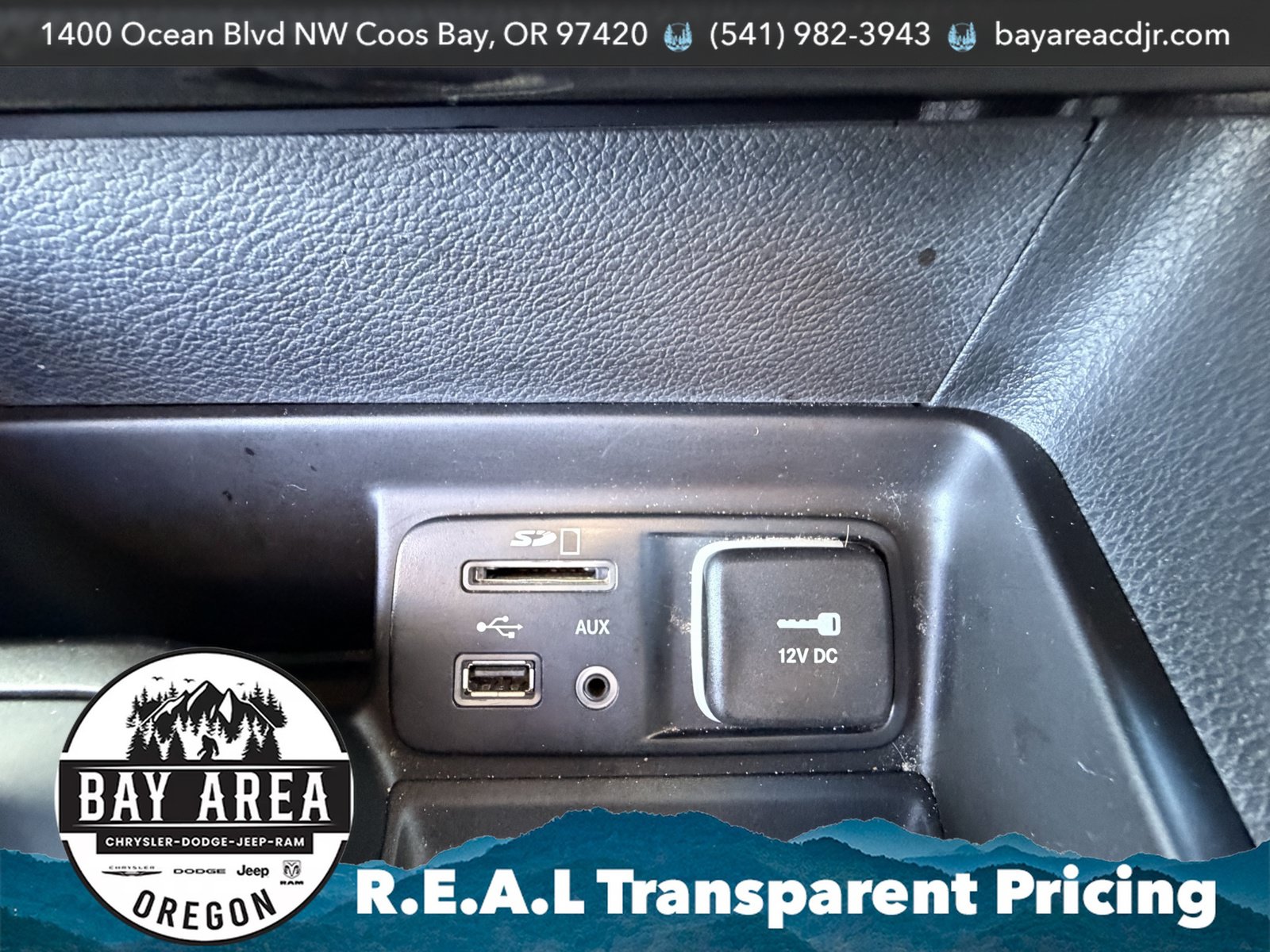 Used 2016 Jeep Cherokee Trailhawk w/ Leather Interior Group AWD/4WD image 24