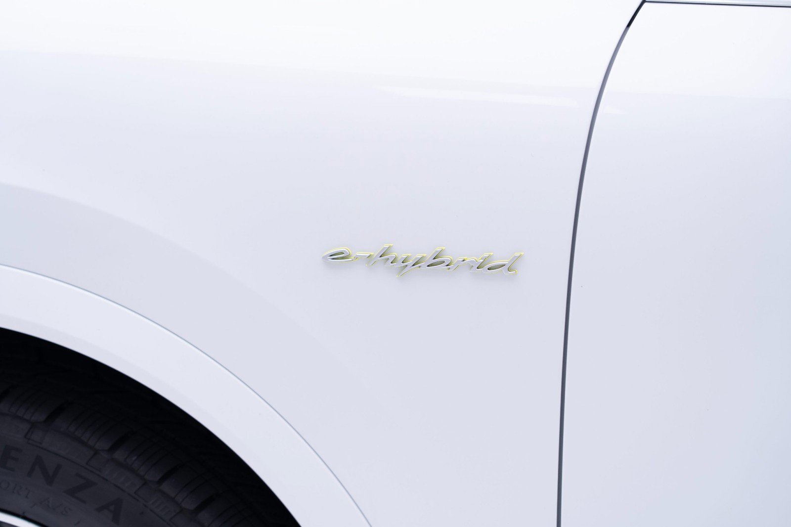 Certified 2025 Porsche Cayenne E-Hybrid image 13