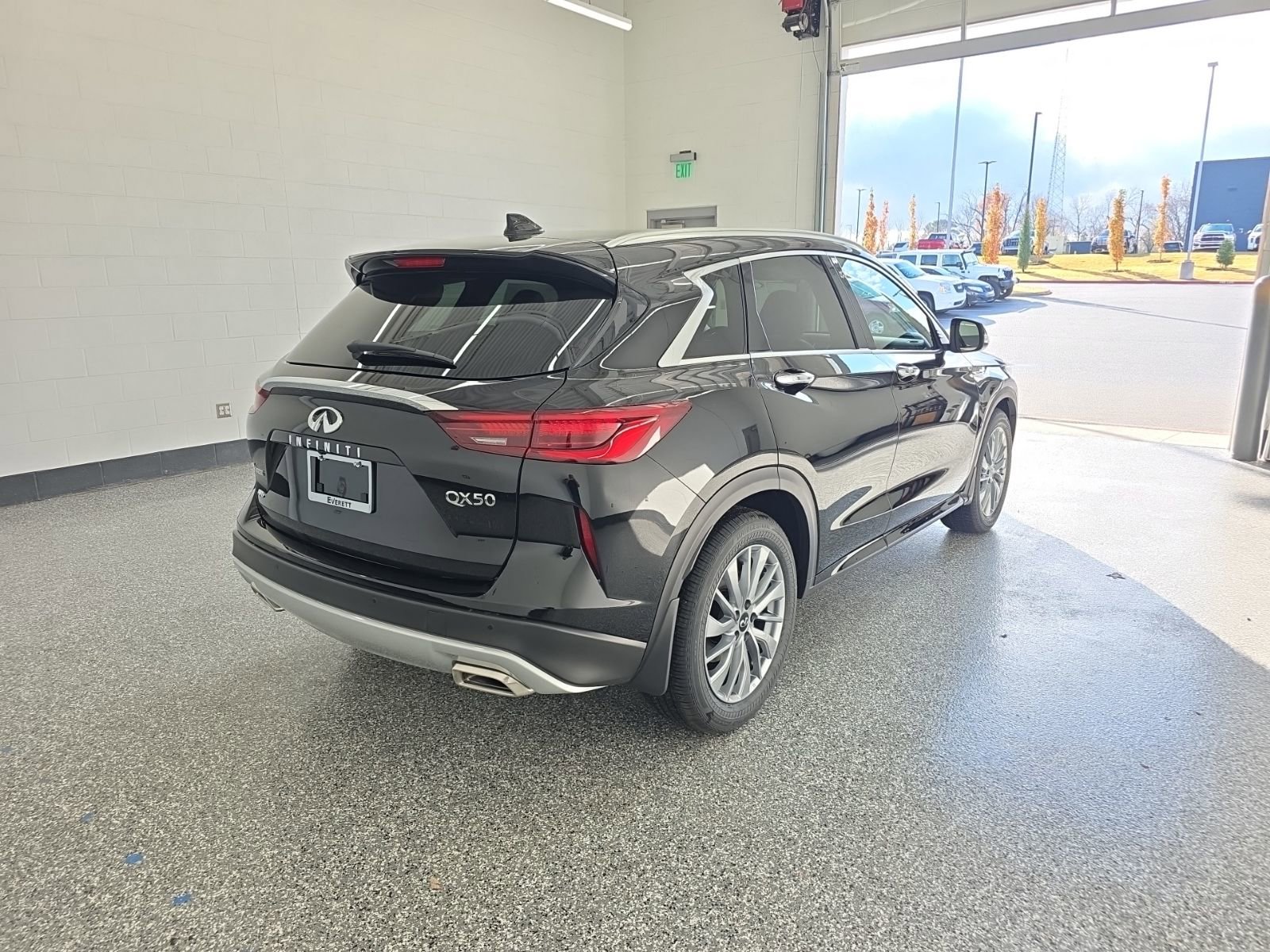 New 2025 INFINITI QX50 Luxe image 5