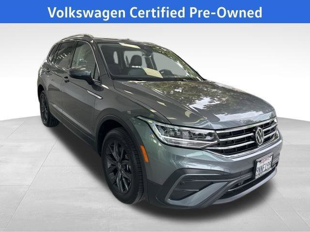 Certified 2024 Volkswagen Tiguan SE w/ Panoramic Sunroof Package AWD/4WD image 4