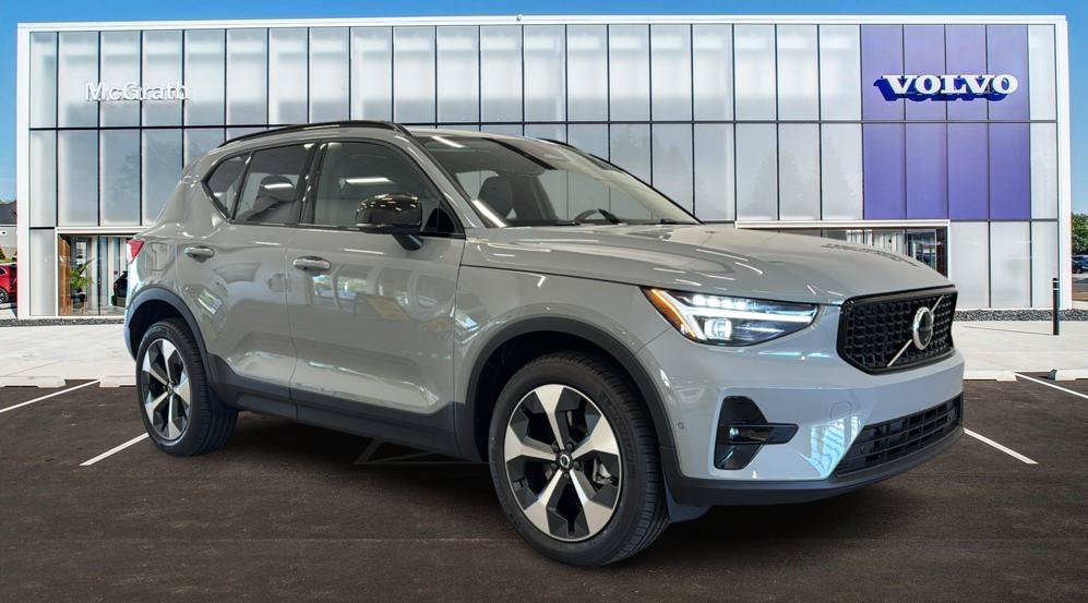 New 2026 Volvo XC40 B5 Plus w/ Protection Package Premier