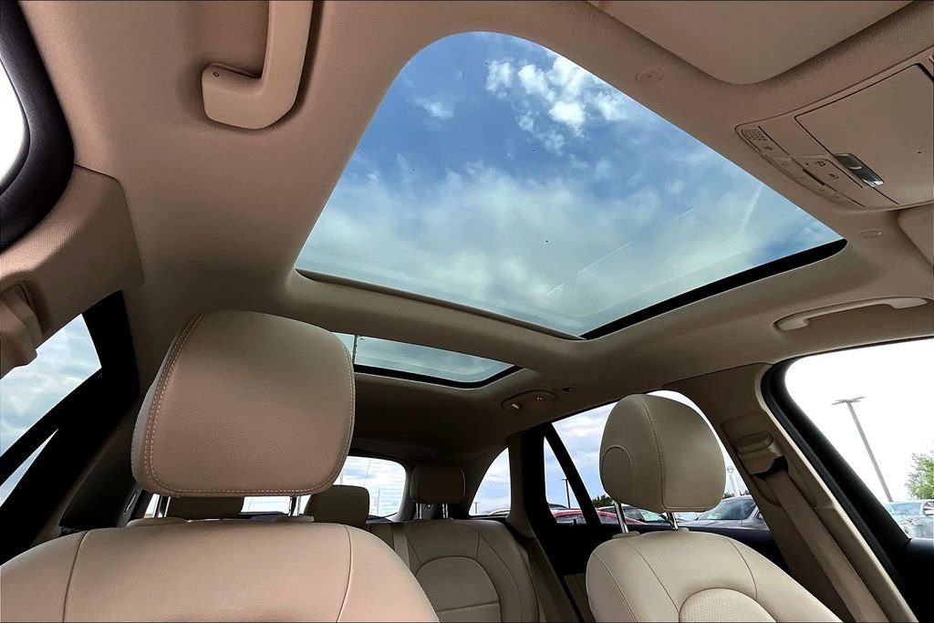 Used 2022 Mercedes-Benz GLC 300 w/ Premium Package Lite image 22