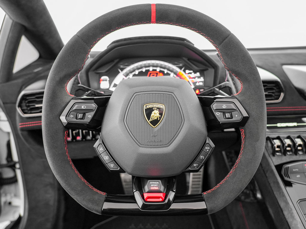 Used 2018 Lamborghini Huracan Performante AWD/4WD image 11