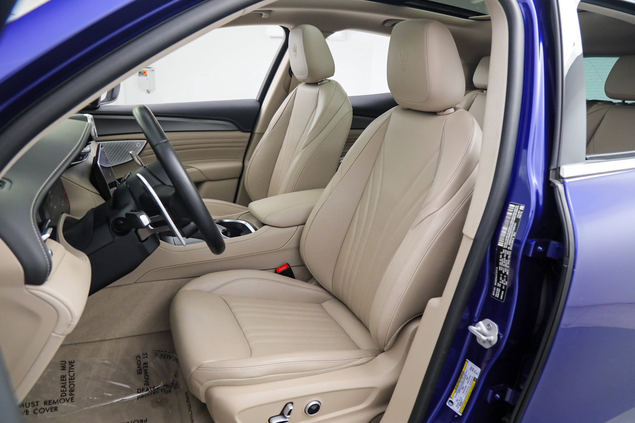 Used 2023 Maserati Grecale Modena AWD/4WD image 17