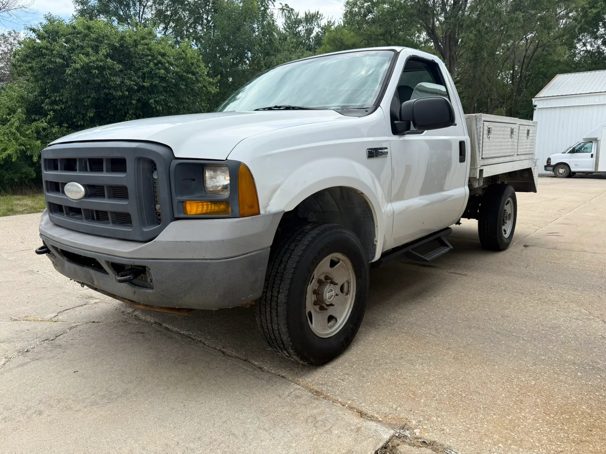 Used 2005 Ford F250 XL AWD/4WD image 4