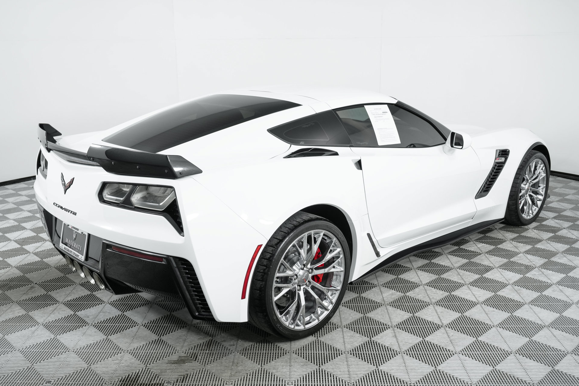 Used 2015 Chevrolet Corvette Z06 w/ 3LZ Preferred Equipment Group RWD image 33