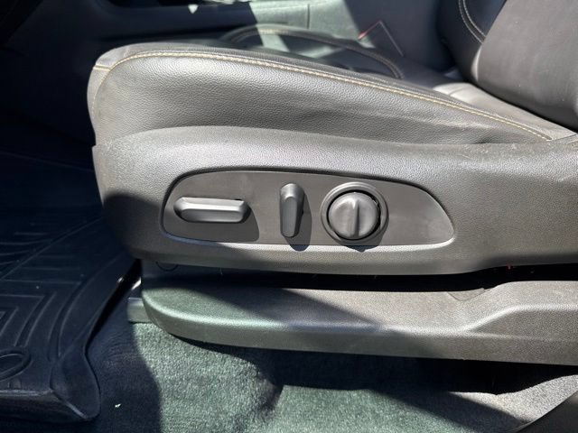 Used 2021 Chevrolet Traverse RS FWD image 11