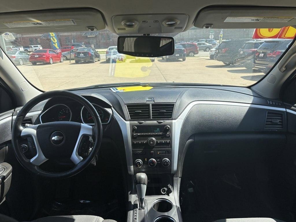 Used 2010 Chevrolet Traverse LT FWD image 18