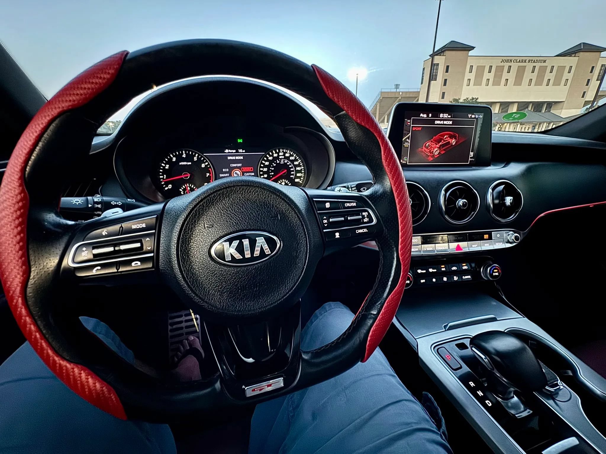 Used 2018 Kia Stinger GT2 AWD/4WD image 17
