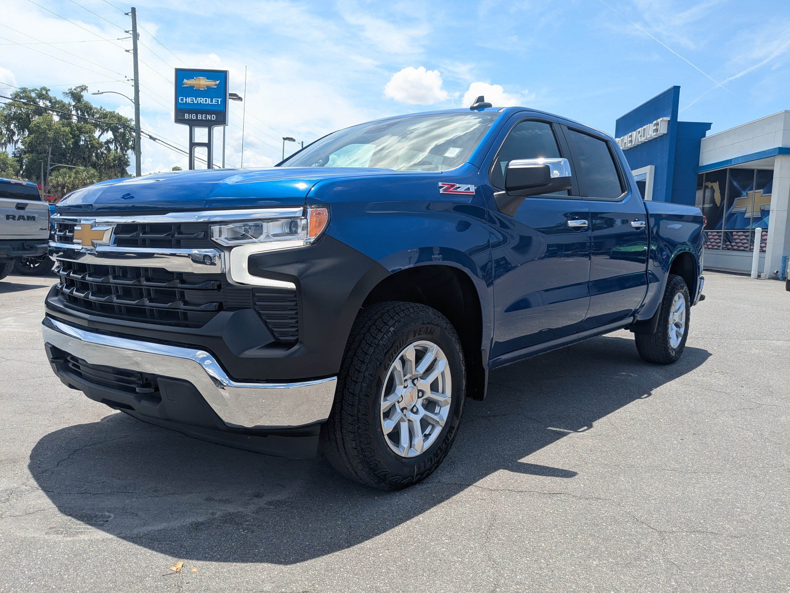 New 2026 Chevrolet Silverado 1500 LT w/ Z71 Off-Road Package AWD/4WD image 8