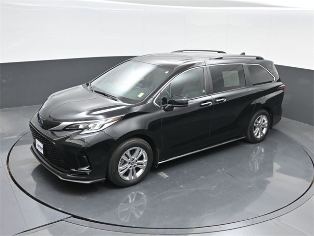 Used 2022 Toyota Sienna XSE image 53